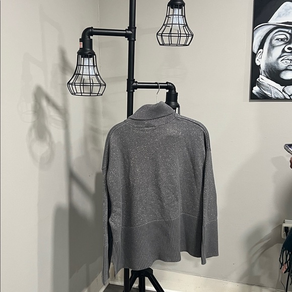 GAP Women’s Knit Sweater – Size Large, Gray with Silver Sparkles - Picture 8 of 8